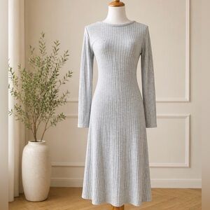Long Sleeve Ribbed Knit Dress in Light Gray